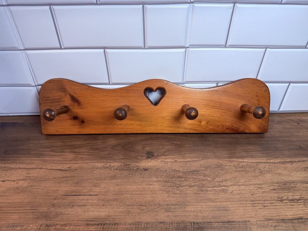 Vintage Wood Heart Cutout Peg Rack Wall Mounted Cottage Farmhouse 28”